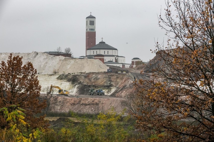 Kraków. Trasa Łagiewnicka z utrudnieniami. Zawieszone będzie kursowanie pociągów, pasażerowie pojadą tramwajami na bilecie kolejowym ZDJĘCIA