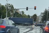 Poranne zderzenie bmw z ciężarówką w Kielcach