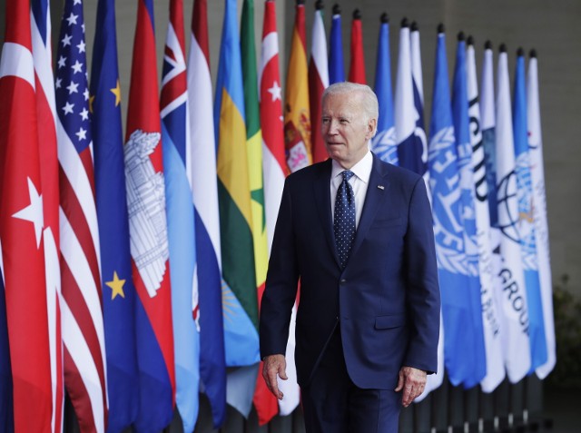 Przebywający na szczycie G20 Joe Biden zapewnił polskiego prezydenta o pełnym wsparciu