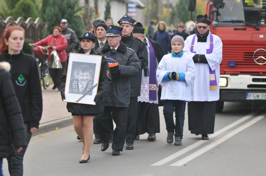 W pogrzebie Andrzeja Zabłockiego brało udział kilkaset osób.