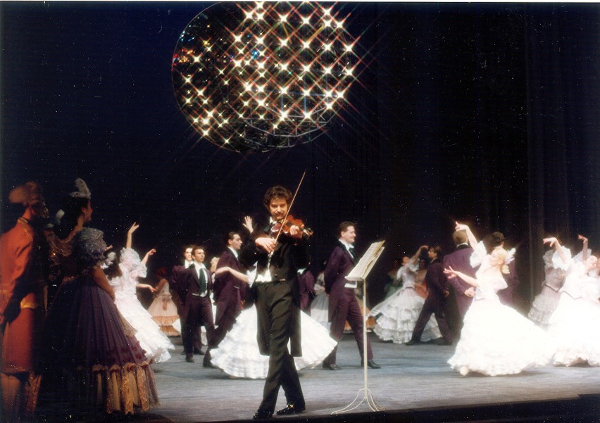 Scena z Opery Baron Cygański, rok 1995
