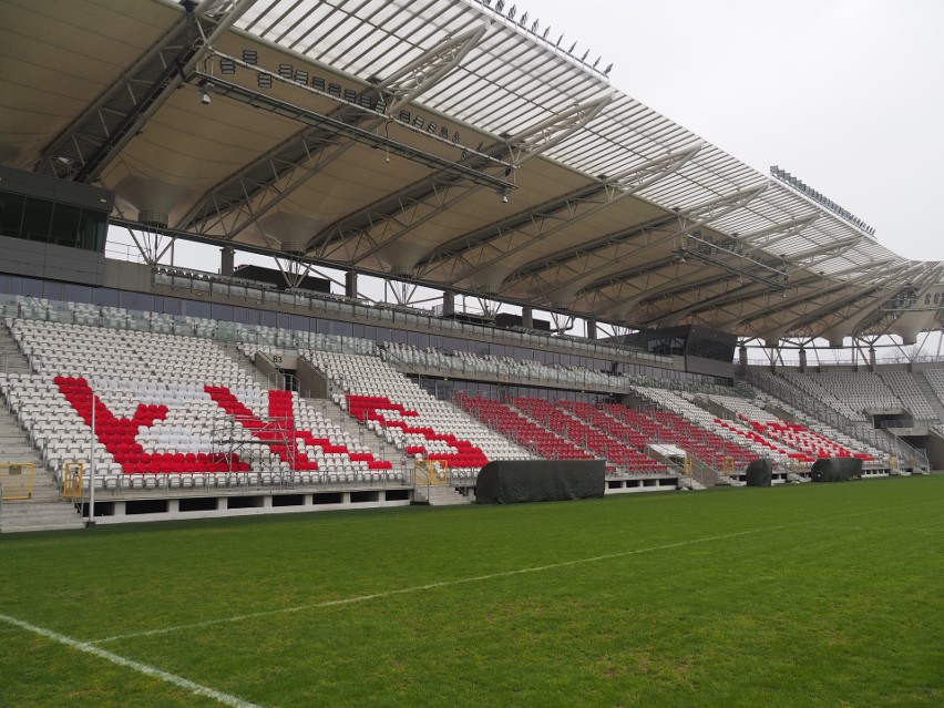 Wyceniono straty na stadionie ŁKS po wizycie wandali z Widzewa ZDJĘCIA