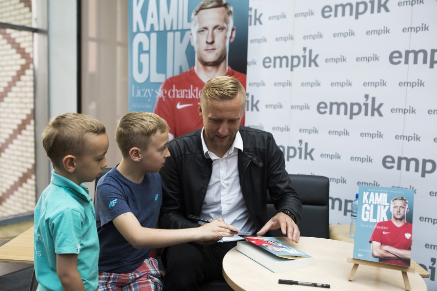 Promocja ksiażki "Kamil Glik Liczy sie charakter"