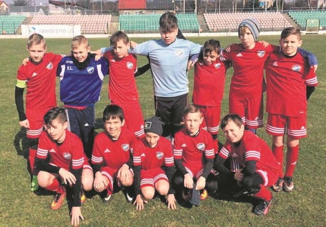 Zwycięska drużyna AP Proszowianka na stadionie w Jaworznie