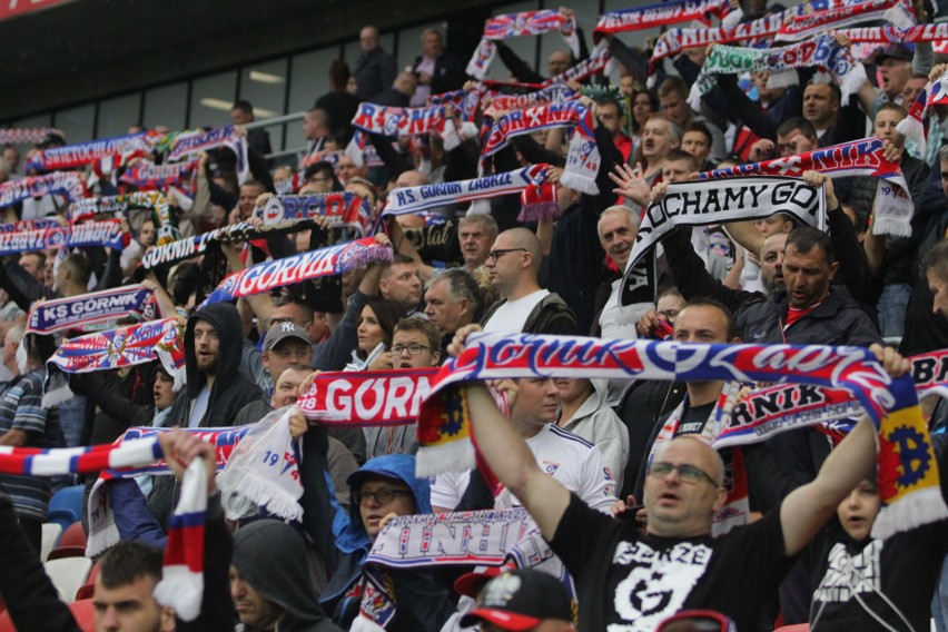 Aż 5 tys. kibiców weszło na stadion i kibicuje w meczu 3....