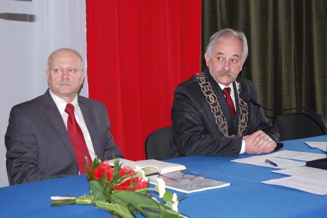 Do przewodniczącego rady Andrzeja Jedynaka (z prawej) i wiceprzewodniczącego Jana Grabarskiego (z lewej) dołączyła Małgorzata Dybalska.