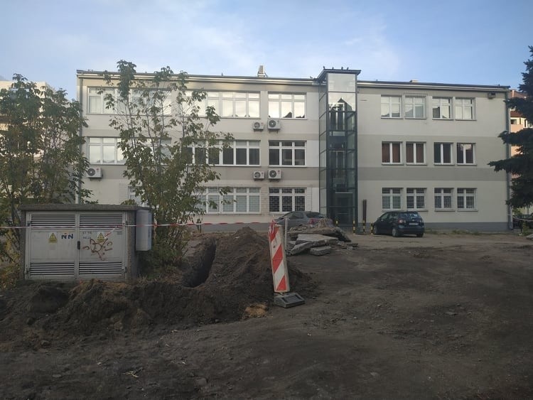 Teren za biblioteką we Włocławku zmieni swoje oblicze. Ruszają prace