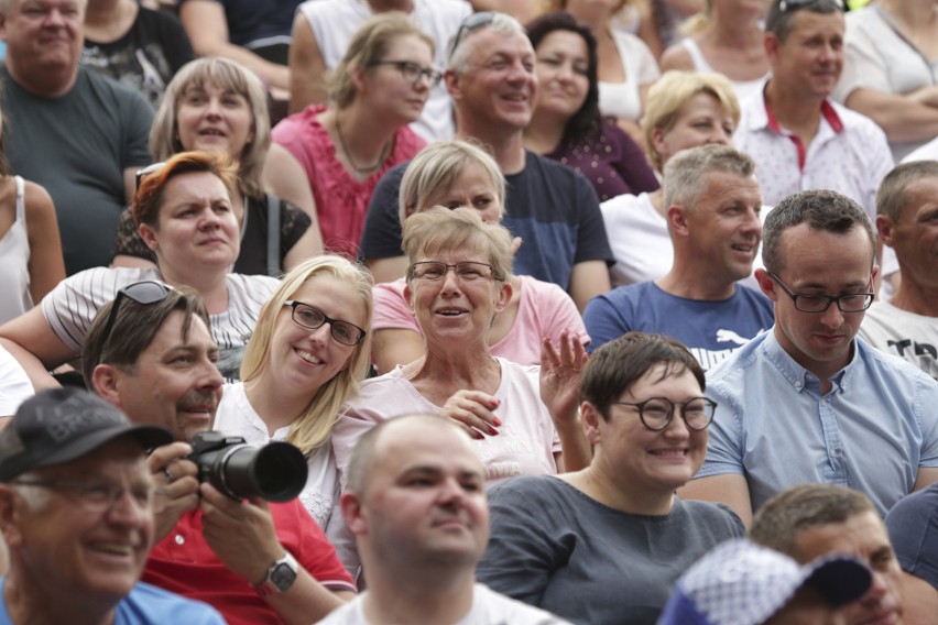 Publiczność podczas kabaretów w Dolinie Charlotty