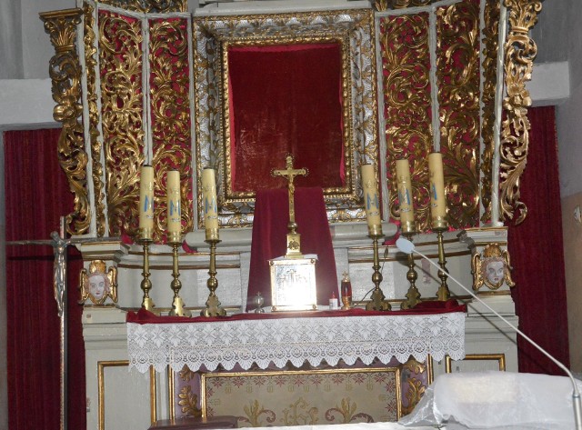 Ołtarz w kaplicy Św.Trójcy w Proszowicach