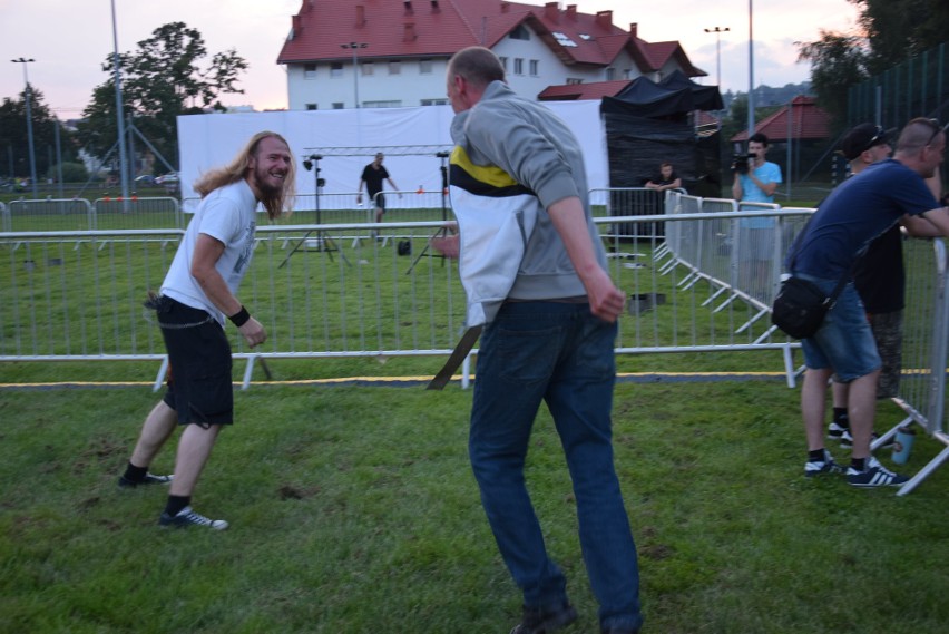 Festiwal Światła w Gorlicach: był teatr ognia, fajerwerki, jakich miasto nie widziało i genialny pokaz laserów. Do tego energetyczna muzyka