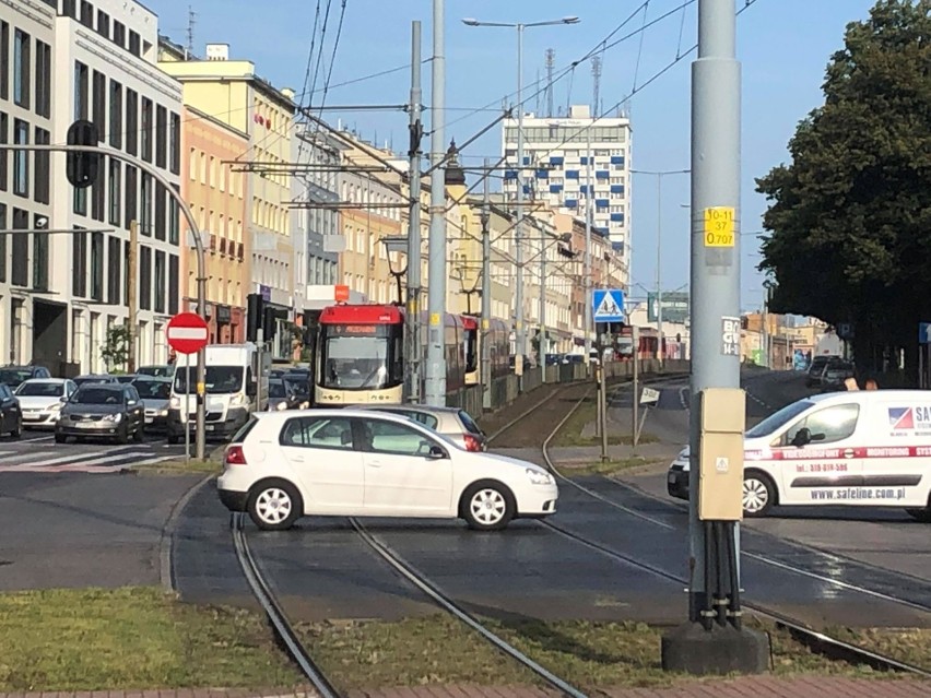 W środę, 7.08.2019 r.  tuż po godzinie 7 stanęły tramwaje...