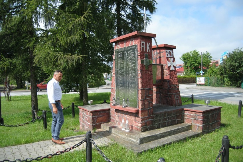 Pomnik Armii Krajowej i Batalionów Chłopskich.