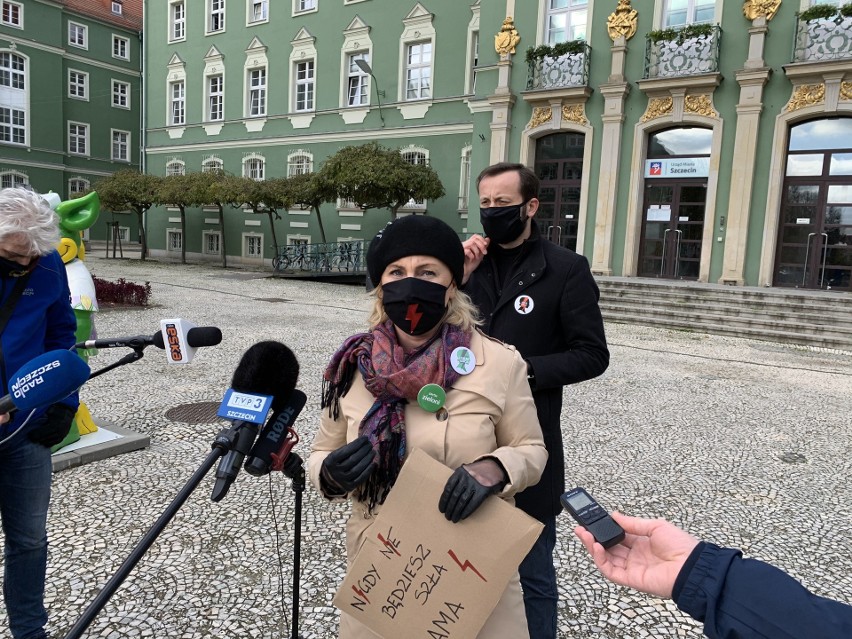 Strajk kobiet w Szczecinie. Zieloni: Uczennica szykanowana przez katechetę. Ksiądz został zawieszony - 4.11.2020