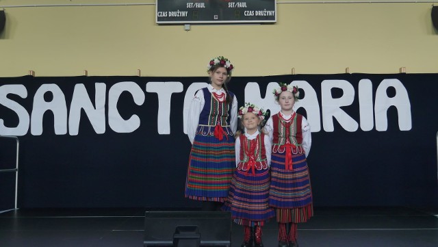 Solistki Radosnych Nutek ze szkoły w Mirowie wystąpiły na Festiwalu w Częstochowie