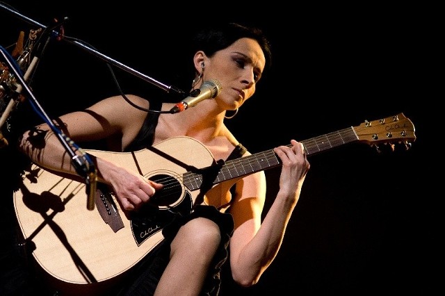 Renata Przemyk zaśpiewała i zagrała na gali Złote Klucze Kuriera Porannego 16 I 2010