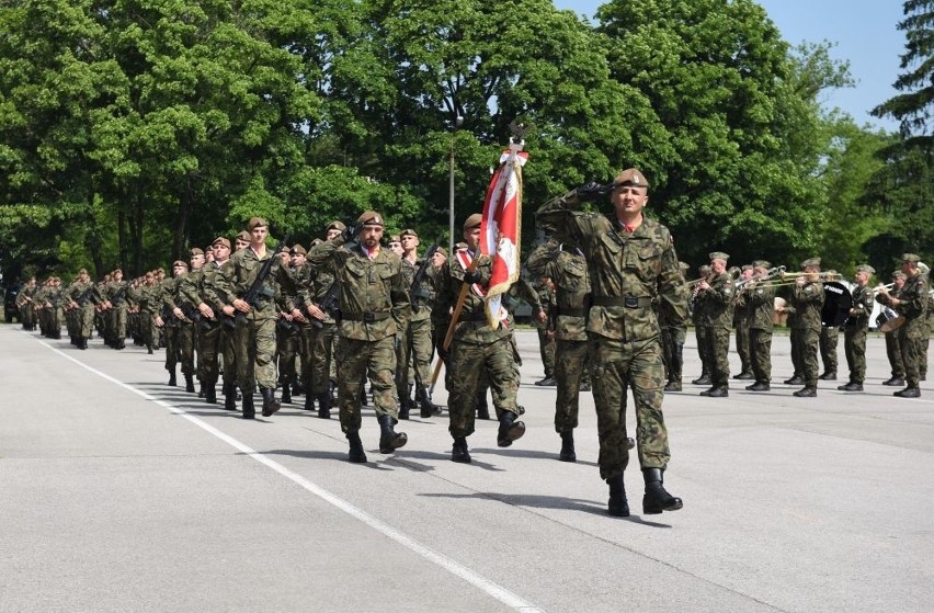 Dęblin: Absolwenci klas wojskowych z woj. lubelskiego złożyli uroczystą przysięgę. Zobacz zdjęcia