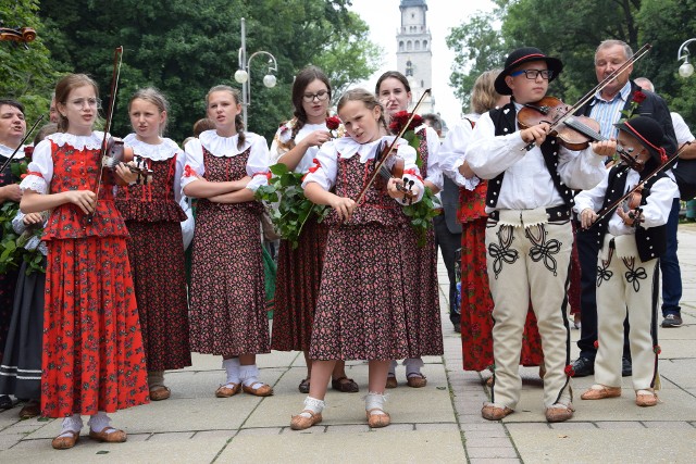 Pielgrzymka Góralska będzie najliczniejszą, która dotrze na Jasną Górę w lipcu 2021 rokuZobacz kolejne zdjęcia. Przesuwaj zdjęcia w prawo - naciśnij strzałkę lub przycisk NASTĘPNE