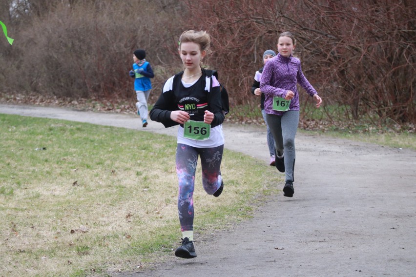 Wiosenny bieg dla dzieci i dorosłych "Strefa Supli Run" w parku Poniatowskiego