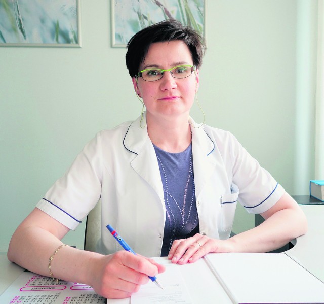 Doktor Ilona Zdeb zachęca całe rodziny do badań znamion skórnych pod kątem wykrycia raka skóry, zwłaszcza czerniaka złośliwego.