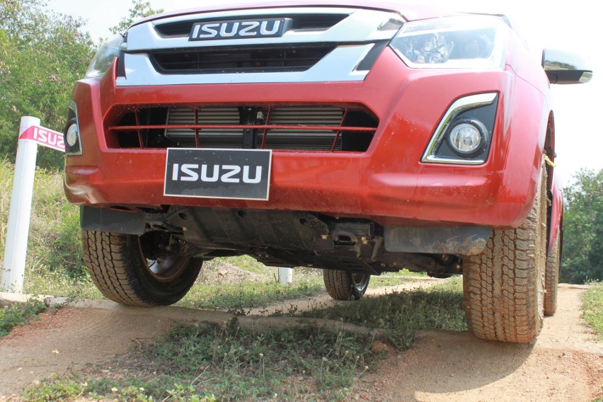 Nowy Isuzu D-Max 17MY. Pierwszy test cenionego pikapa...