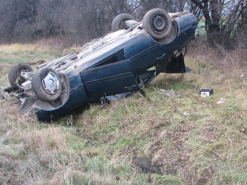 Wypadek na obwodnicy Lubrzy. Zdjecia przyslane przez...