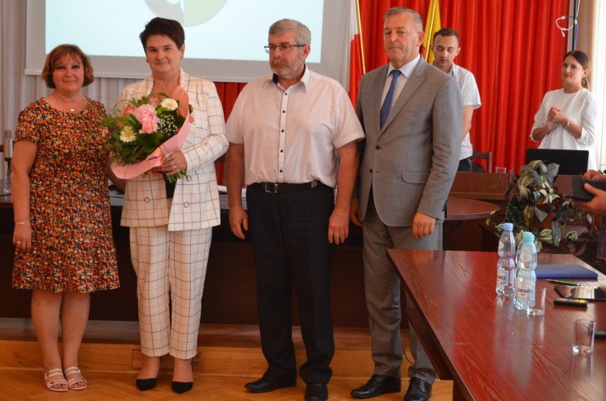 Jolanta i Krzysztof Zarodkiewiczowie - rodzina zastępcza z pow. makowskiego, odznaczona przez minister 30.06.2022