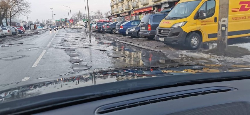 Oto najbardziej dziurawe drogi w Łodzi. Akcja łatania trwa. Które dodacie do listy? ZDJĘCIA 19.03.2021