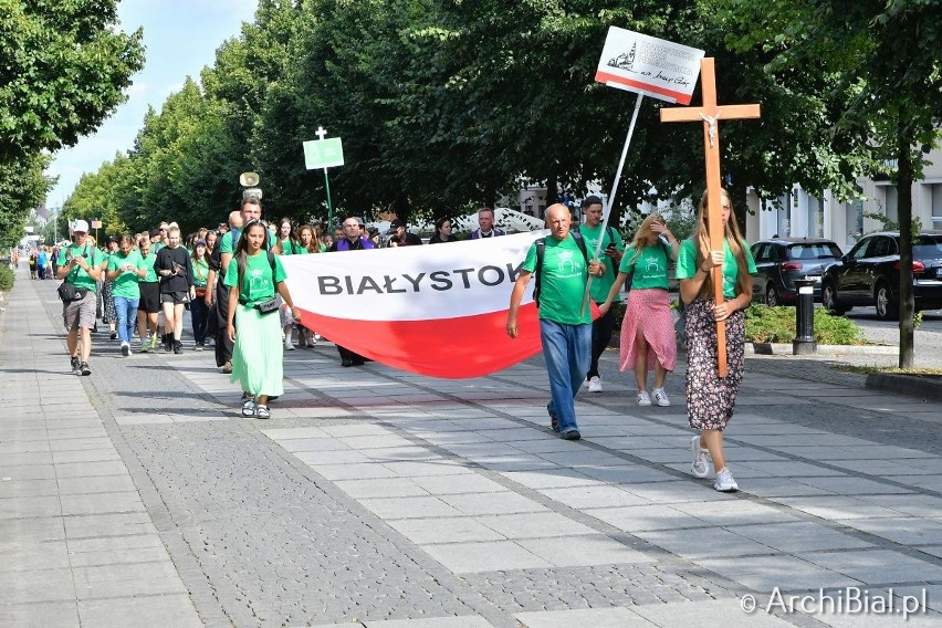 35. Białostocka Piesza Pielgrzymka dotarła na Jasną Górę. Pątnicy pokonali blisko 500 kilometrów [ZDJĘCIA]