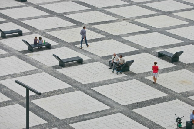 250 tys. zł miałyby kosztować szachy plenerowe na trawniku koło Hali Targowej na ul. Piaskowej, przy Świdnickiej koło Opery lub na placu Nowy Targ.