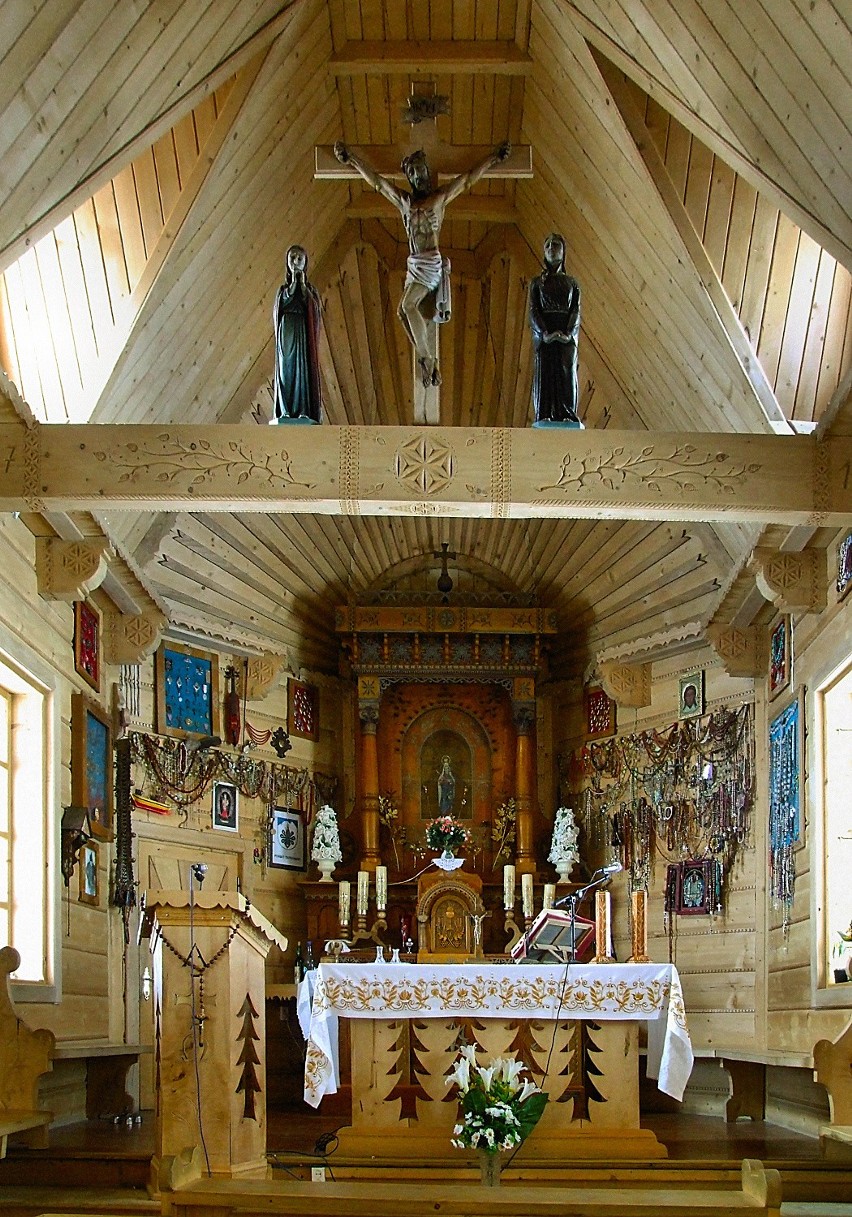 Sanktuarium Matki Bożej Królowej Tatr znajduje się w...