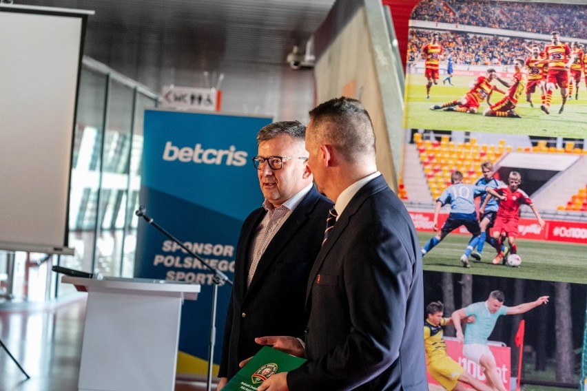 Na Stadionie Miejskim odbyła się konferencja trenerska, a Podlaski ZPN podpisał umowę z Betcris