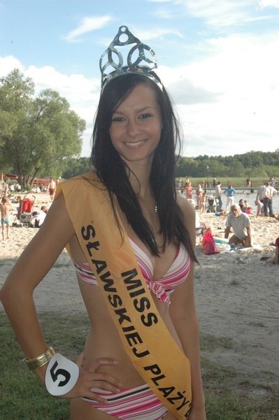 Dorota Koczak wróciła z Olsztyna z koroną Miss Polski Studentek, a przygodę z konkurami piękności zaczęła na plaży w Sławie.