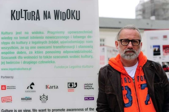 Andrzej Saramonowicz jest jednym z artystów wspierających akcję "Kultura na widoku".