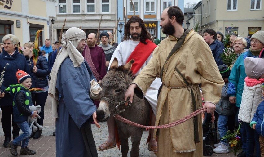 Inscenizacja wjazdu Chrystusa do Jerozolimy na ulicach...