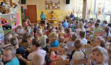 Dyrektor Filharmonii Świętokrzyskiej czytał bajki przedszkolakom [ZDJĘCIA]