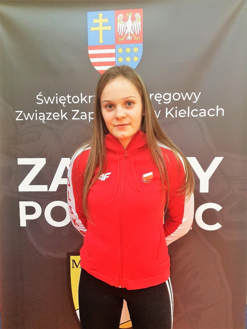 Weronika Kapinos z Czarnych Połaniec zdobyła srebrny medal mistrzostw Polski juniorek w zapasach [ZDJĘCIA]