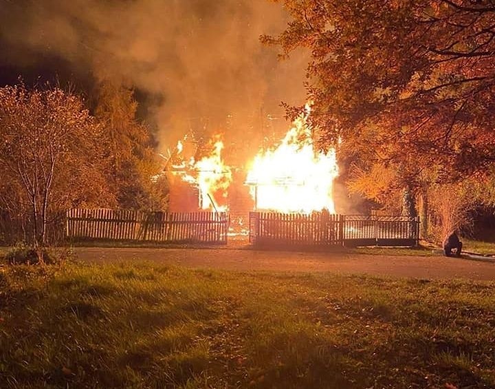 Cały budynek objęty był ogniem - wyjaśniał Mariusz Czapelski...