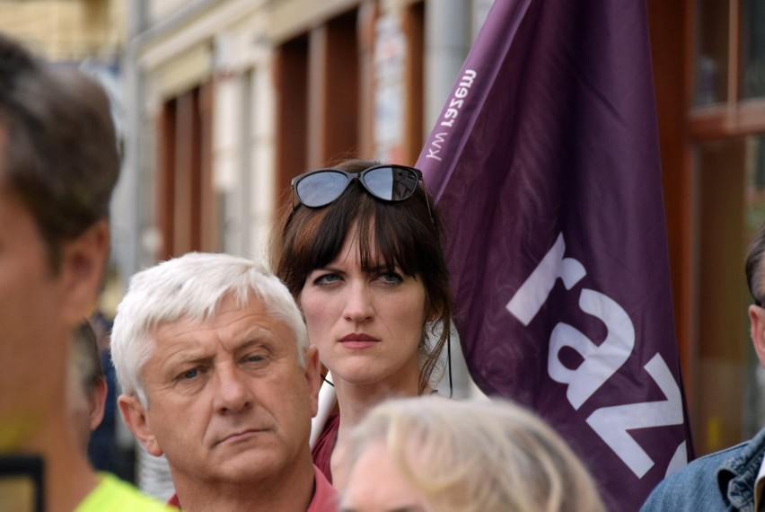 Protest w obronie sądów. "Za PRL wszyscy podlegali jednemu systemowi. Od tego się uwolniliśmy"