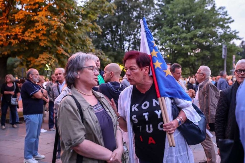 Kraków. Protest KOD pod siedzibą sądu w Krakowie [ZDJĘCIA]
