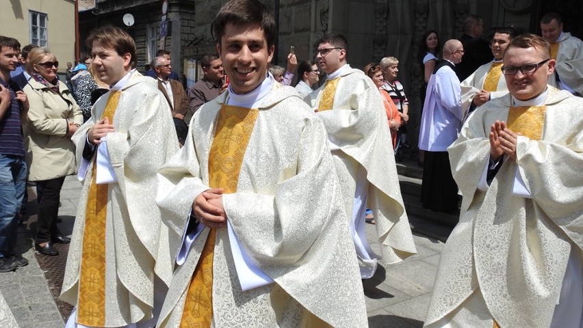 Premier Beata Szydło z mężem przyjechała na święcenia...