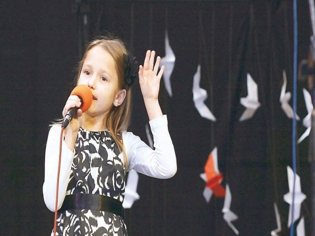 wyśpiewała pierwszą nagrodę w kategorii klas I-III
