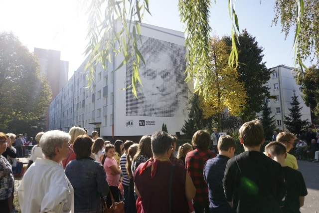 W Poznaniu aktorka została uhonorowana m.in. na muralu, który można zobaczyć na bloku 70-76 na osiedlu Armii Krajowej.