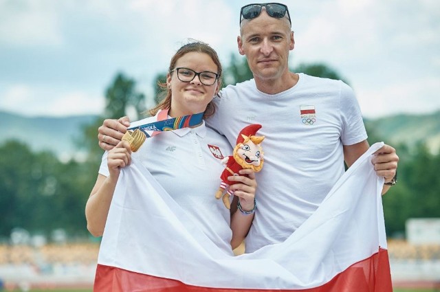 Wspaniały sukces odniosła w barwach narodowych 15-letnia zawodniczka MKS Tempo Kęty Julia Michałowska. Podopieczna trenera Tomasza Sysaka zdobyła złoty medal podczas Olimpijskiego Festiwalu Młodzieży Europy