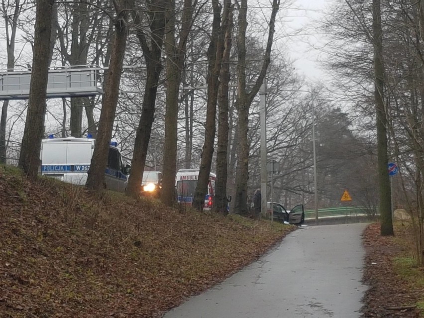 Dramat na ulicy Gdańskiej w Koszalinie. Zmarł mężczyzna, który zasłabł w czasie jazdy