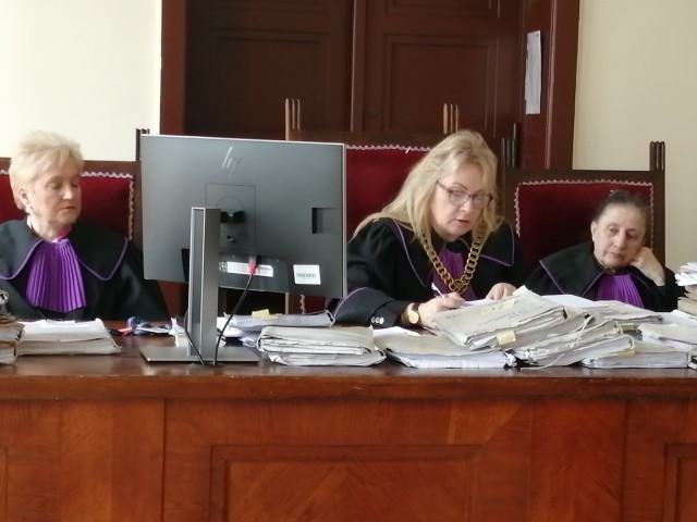 Składowi orzekającemu przewodniczy sędzia Eliza Feliniak (w środku)