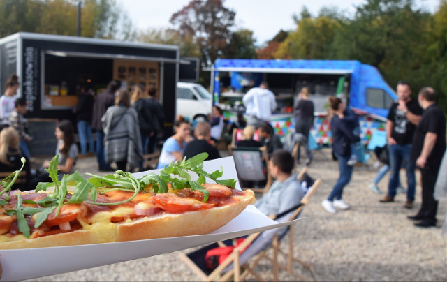 Food Trucki na Młynowej. Zostają już na stałe [ZDJĘCIA]