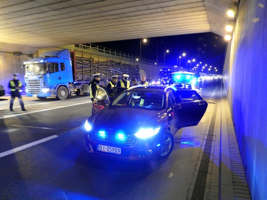 Akcja Tunel w Białymstoku przy Centrum Handlowym Auchan...