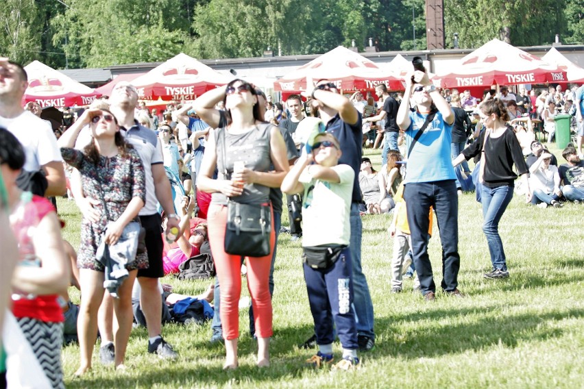 Piknik lotniczy Dni Aeroklubu ROW. Bombowy pokaz na lotnisku...