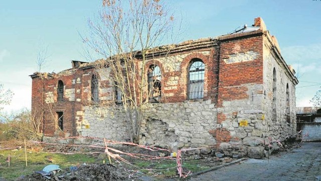 Budynek synagogi znajduje się w złym stanie technicznym. Jego wartość oszacowano na 50 tys. zł