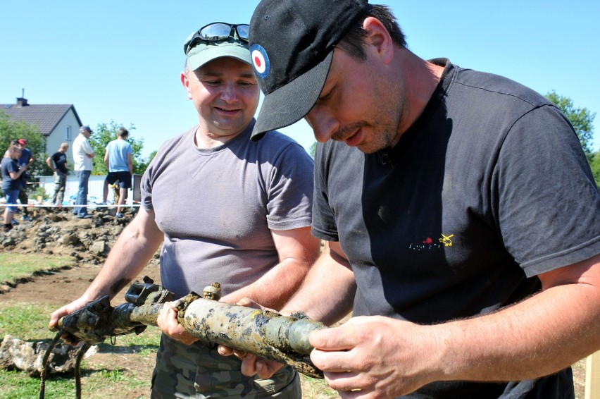 Podczas prac budowlanych na prywatnej posesji w Świerzowej...